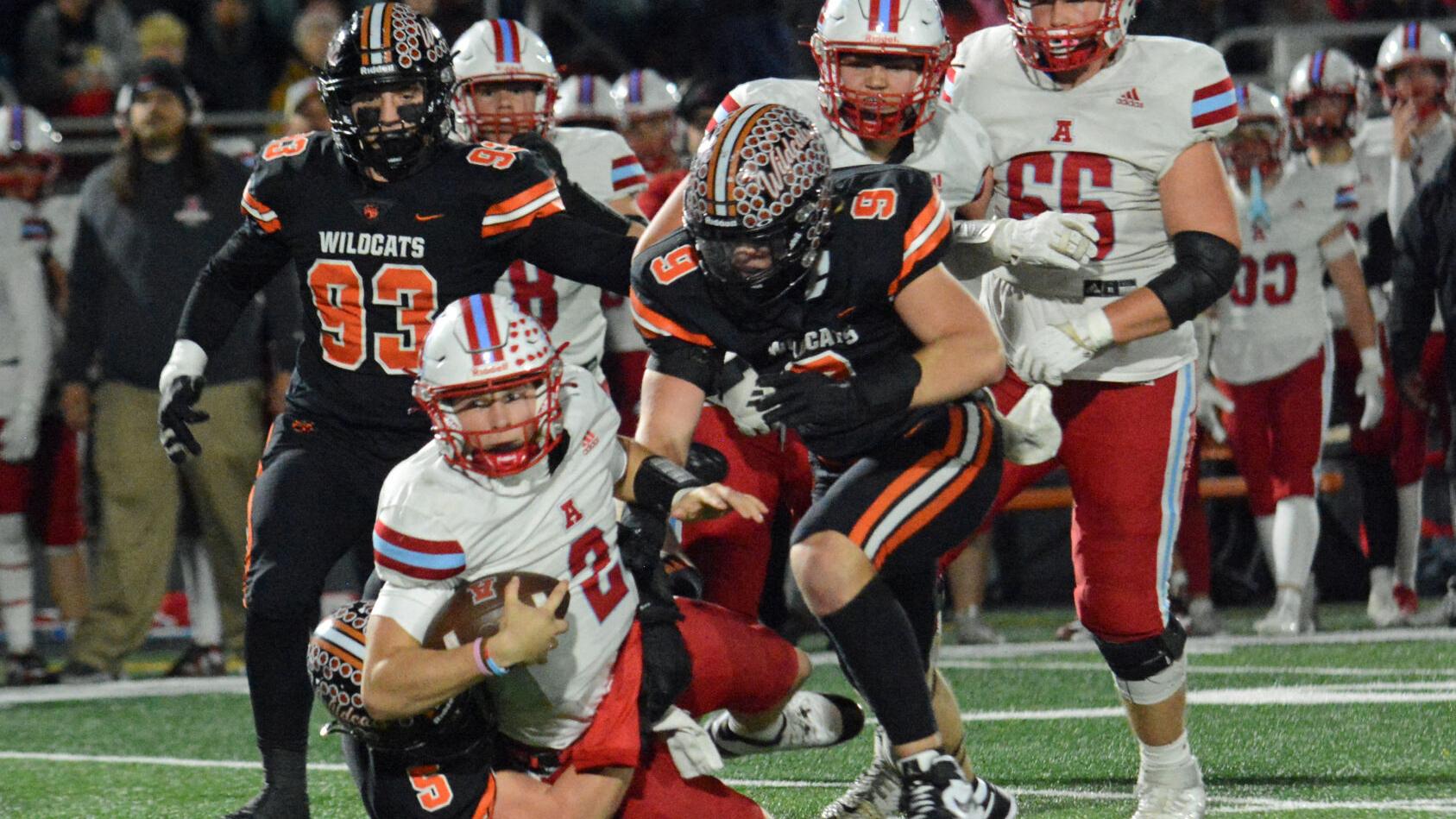 Verona football can't land knockout blow in second-round loss to Hartland Arrowhead
